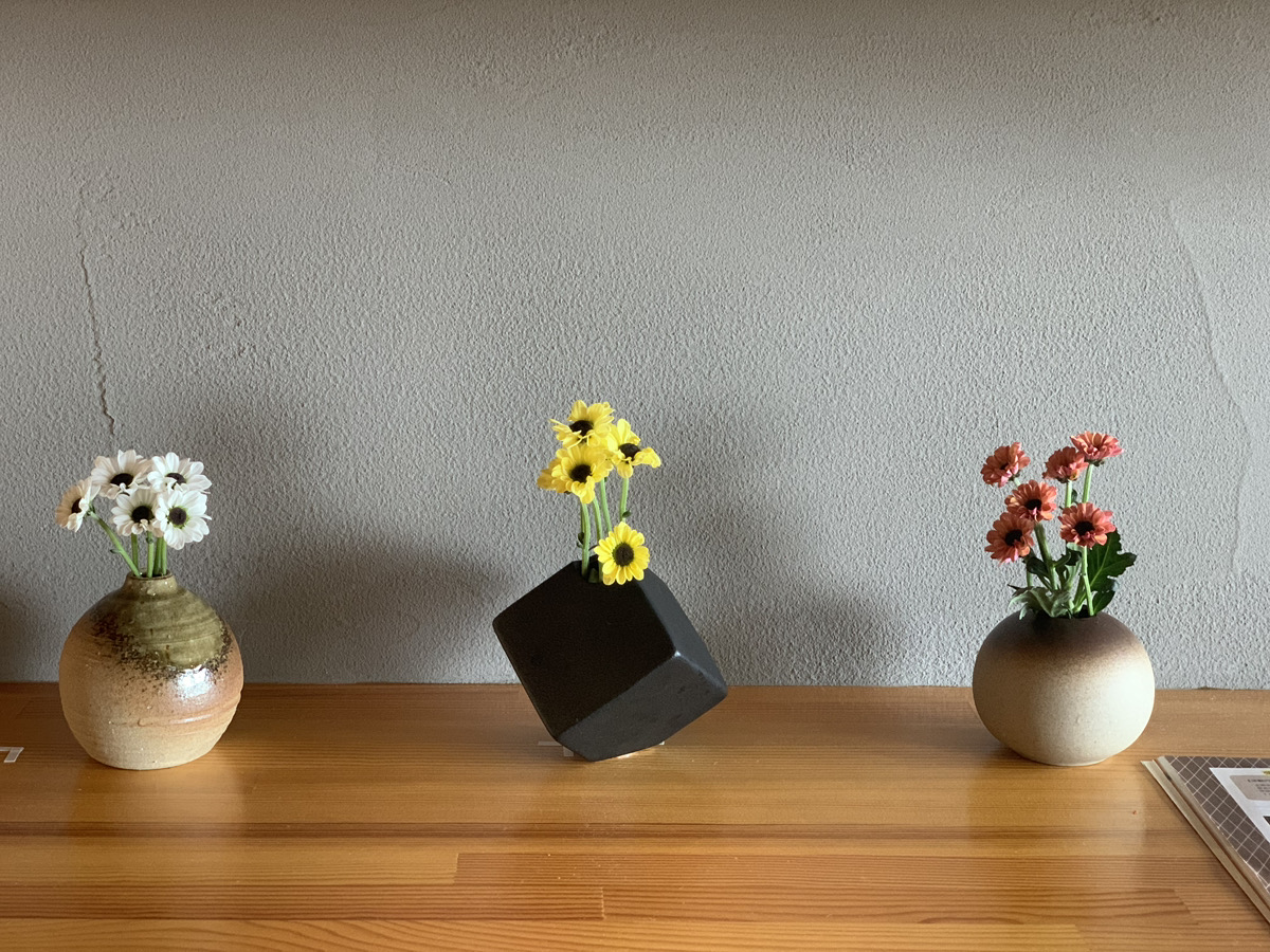 店内のお花、スタッフがんばってます！